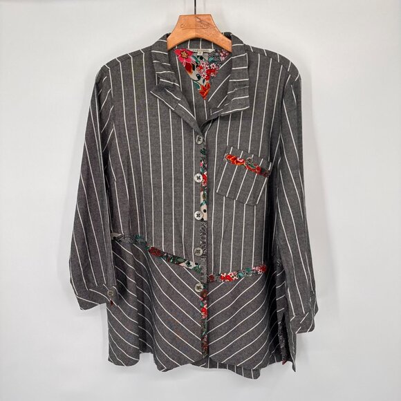John Mark Gray  Floral Striped Button-Up Blouse tunic Pocket  size medium - Picture 6 of 16